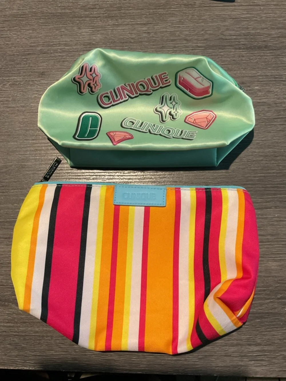 Clinique Pink and Orange Canvas Cosmetic Tote with Colorful Pouches - Picture 4 of 7